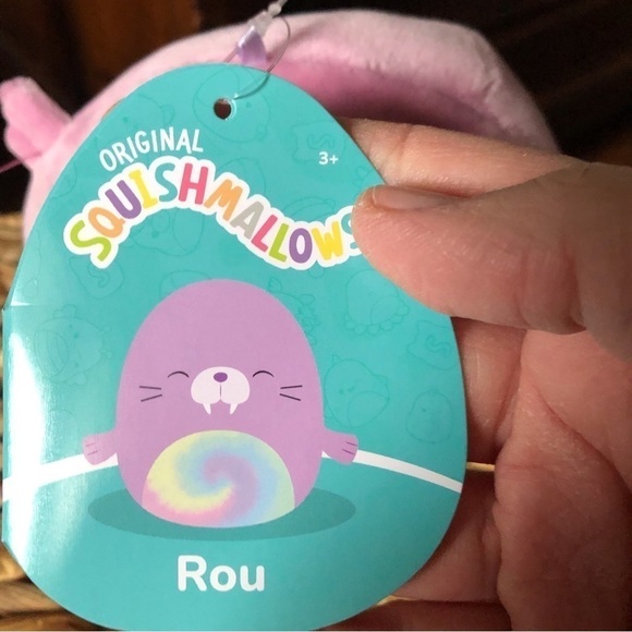Squishmallows Rou the Walrus in size 5” - Picture 5 of 6